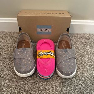 TOMS Classic Chambray Rose Gold Triangles w/ Socks